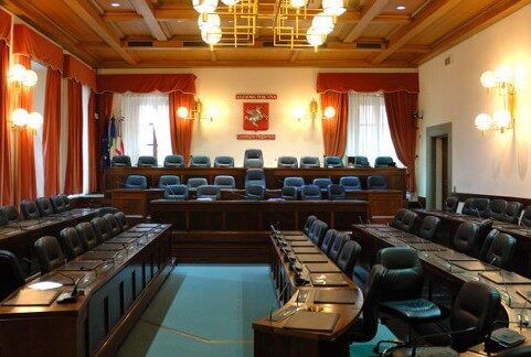 Nuovo piano sanitario e sociale integrato, in Consiglio arriva l’ok a maggioranza