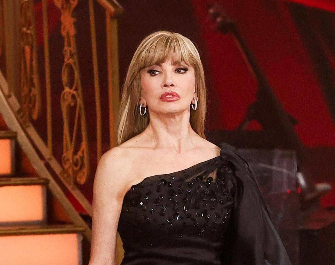 Milly Carlucci si stringe ad Andrea Delogu: “Il lutto che l’ha colpita ci agghiaccia”